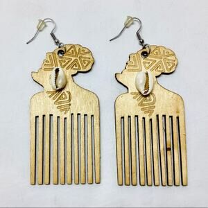 NWOT Ethnic Afro Comb Earrings